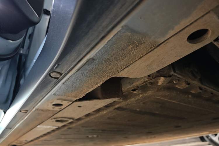 Used Nio EC6 2023 75 kWh Left Side Sill