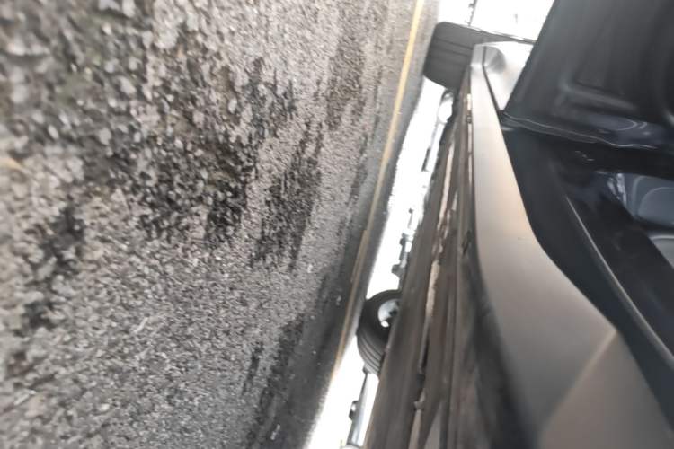 Used Nio EC6 2023 75 kWh Left Side Sill