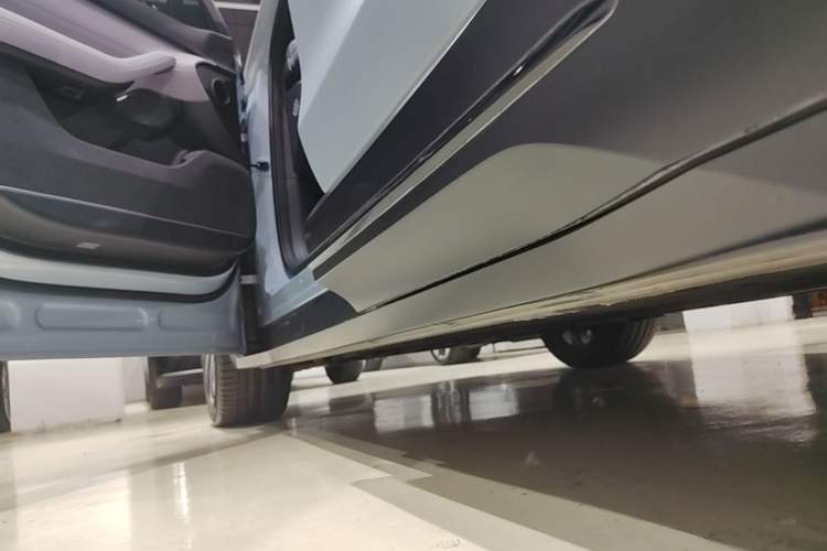 Used Nio EC6 2023 75 kWh Left Side Sill