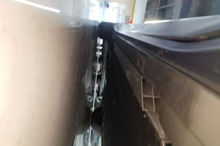 Used Nio EC6 2023 75 kWh Left Side Sill