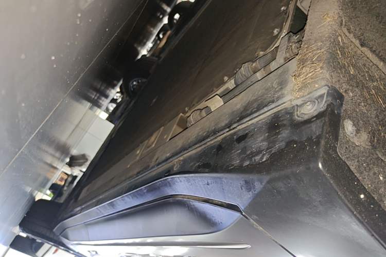 Used Nio EC6 2023 75 kWh Left Side Sill
