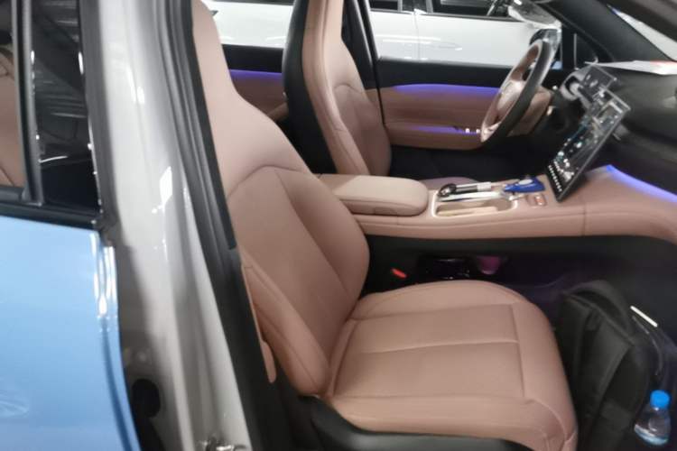 Used Nio EC6 2023 75 kWh Right Front Seat