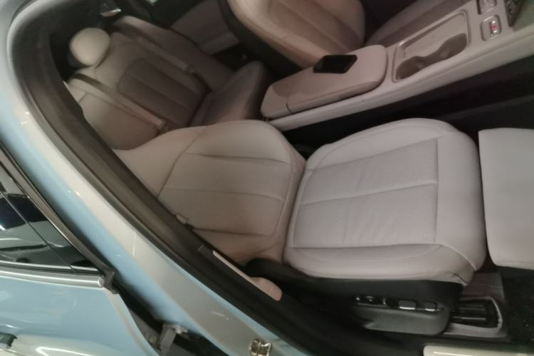 Used Nio EC6 2023 75 kWh Right Front Seat