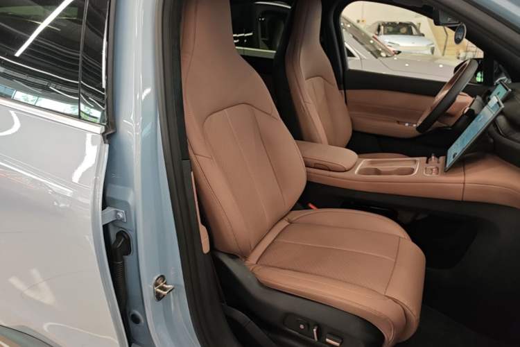 Used Nio EC6 2023 75 kWh Right Front Seat