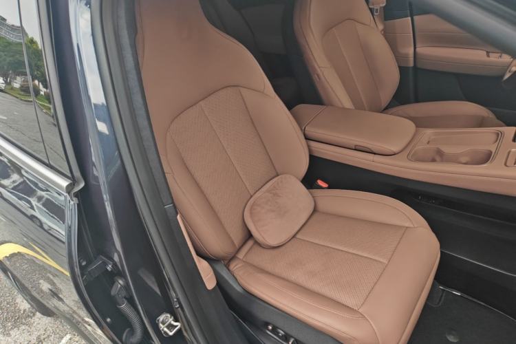 Used Nio EC6 2023 75 kWh Right Front Seat