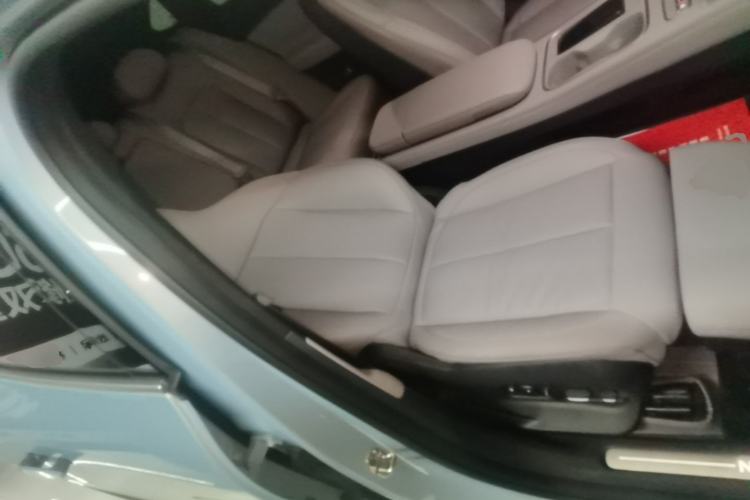 Used Nio EC6 2023 75 kWh Right Front Seat
