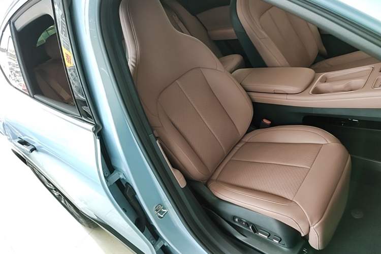 Used Nio EC6 2023 75 kWh Right Front Seat