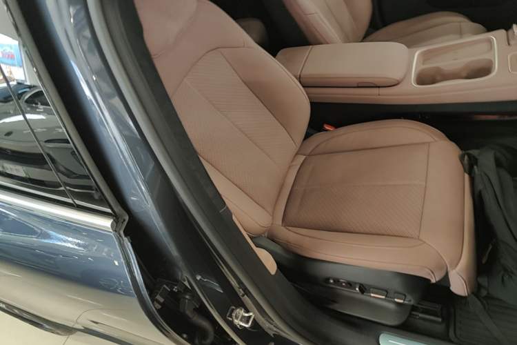 Used Nio EC6 2023 75 kWh Right Front Seat