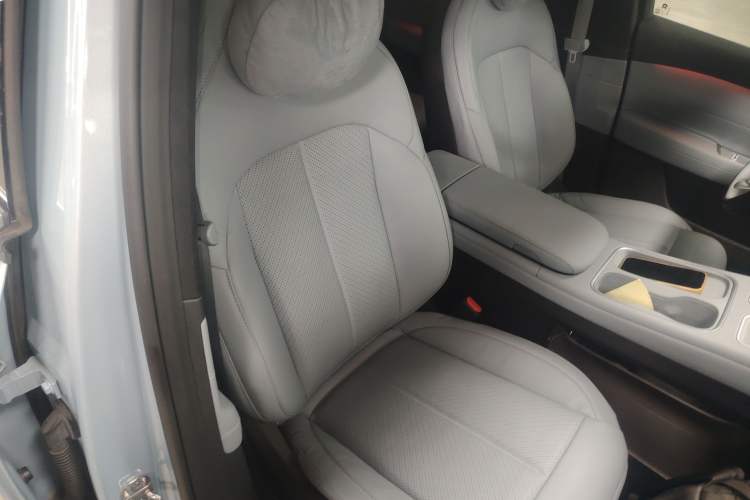 Used Nio EC6 2023 75 kWh Right Front Seat