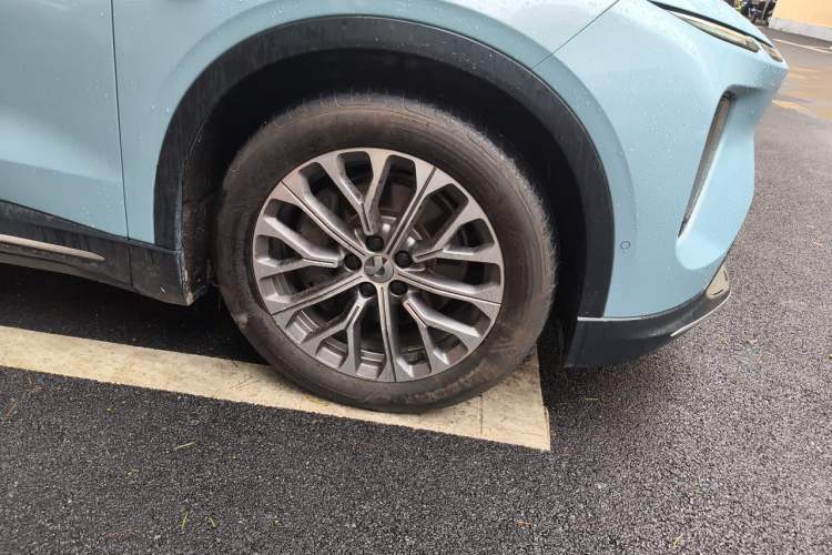 Used Nio EC6 2023 75 kWh Right Front Wheel Hub