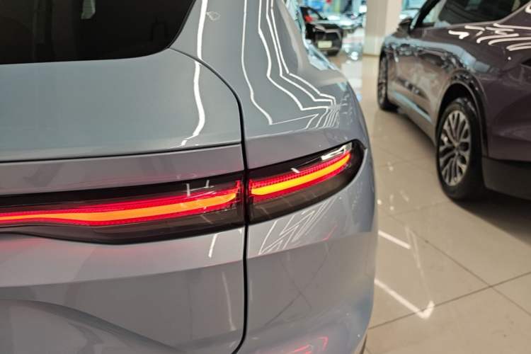 Used Nio EC6 2023 75 kWh Right Rear Taillight