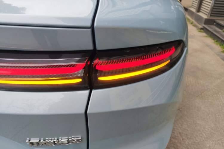 Used Nio EC6 2023 75 kWh Right Rear Taillight