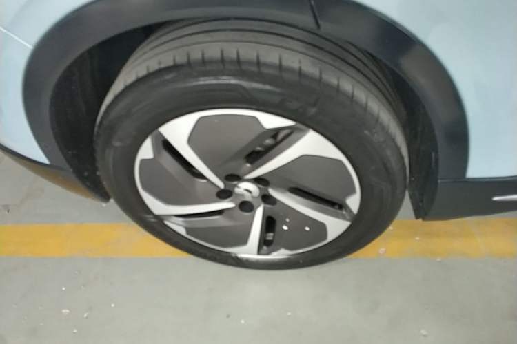 Used Nio EC6 2023 75 kWh Right Rear Wheel Hub