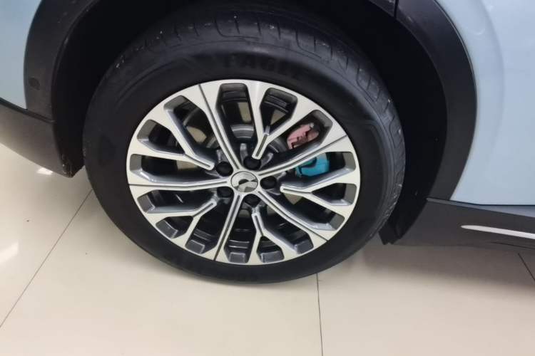Used Nio EC6 2023 75 kWh Right Rear Wheel Hub