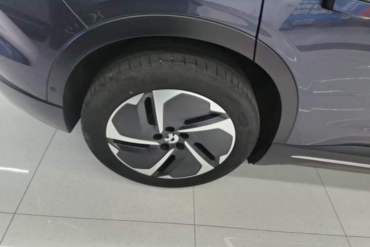 Used Nio EC6 2023 75 kWh Right Rear Wheel Hub
