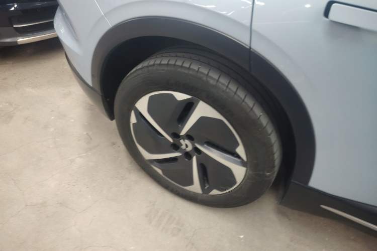 Used Nio EC6 2023 75 kWh Right Rear Wheel Hub