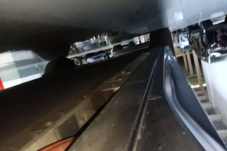 Used Nio EC6 2023 75 kWh Right Side Sill