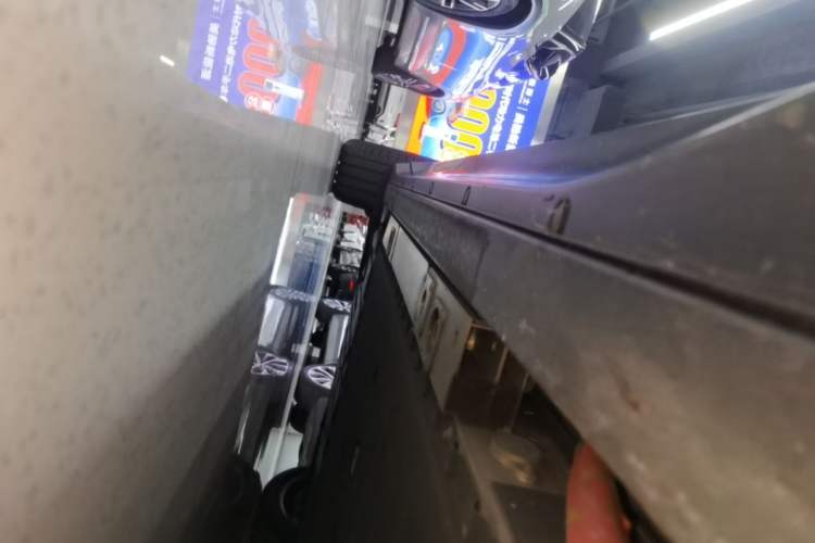 Used Nio EC6 2023 75 kWh Right Side Sill