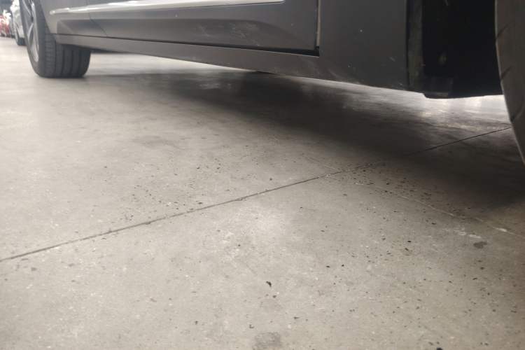 Used Nio EC6 2023 75 kWh Right Side Sill