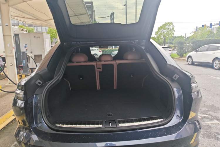 Used Nio EC6 2023 75 kWh Trunk