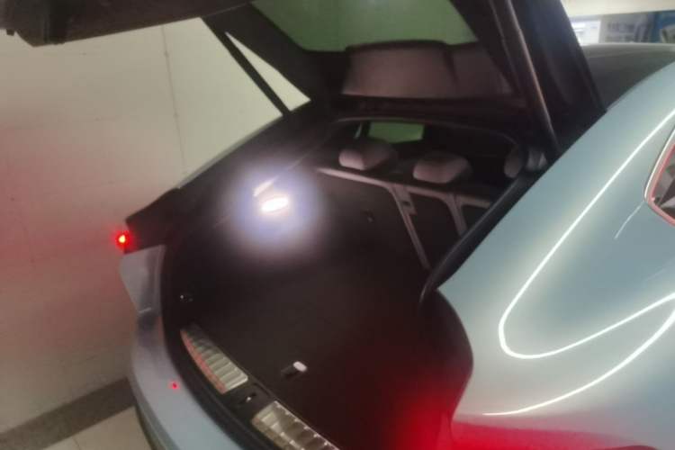 Used Nio EC6 2023 75 kWh Trunk