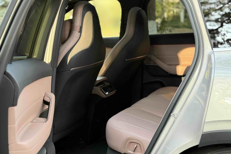 Used Nio EC6 2023 75 kWh Interior 2