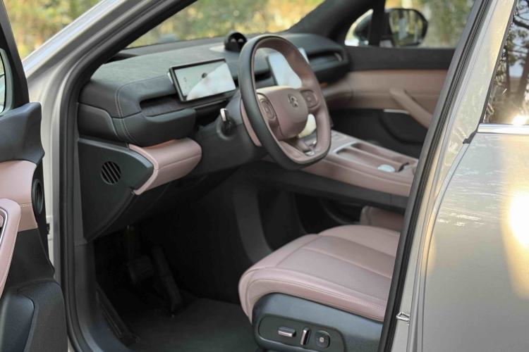 Used Nio EC6 2023 75 kWh Interior 3