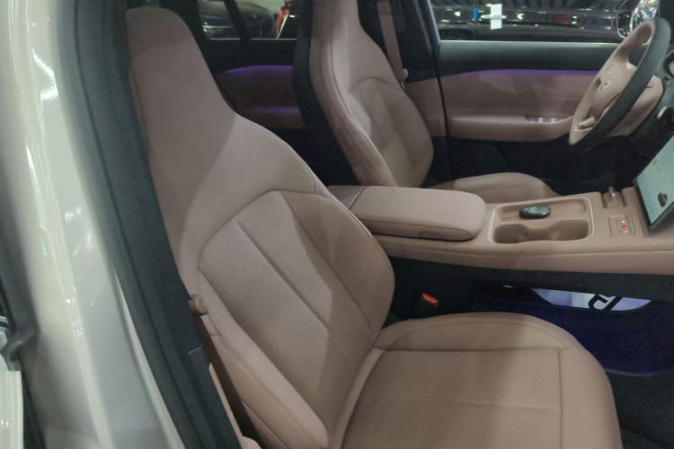 Used Nio EC6 2023 75 kWh Right Front Seat