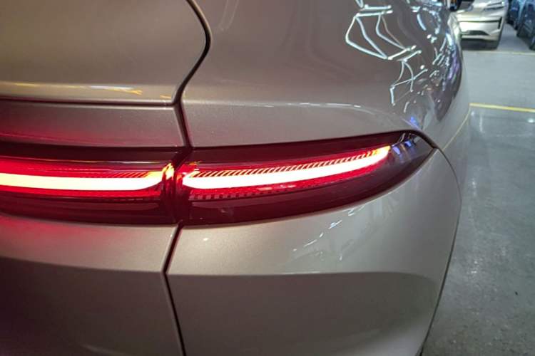 Used Nio EC6 2023 75 kWh Right Rear Taillight