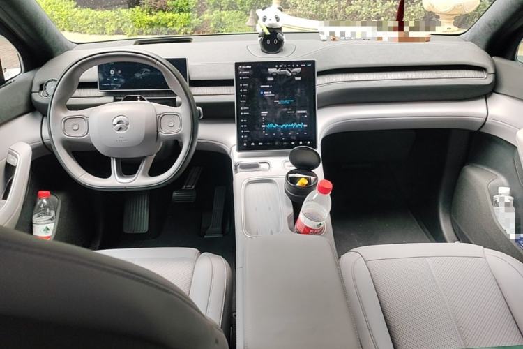 Used Nio EC6 2023 75 kWh Center Console