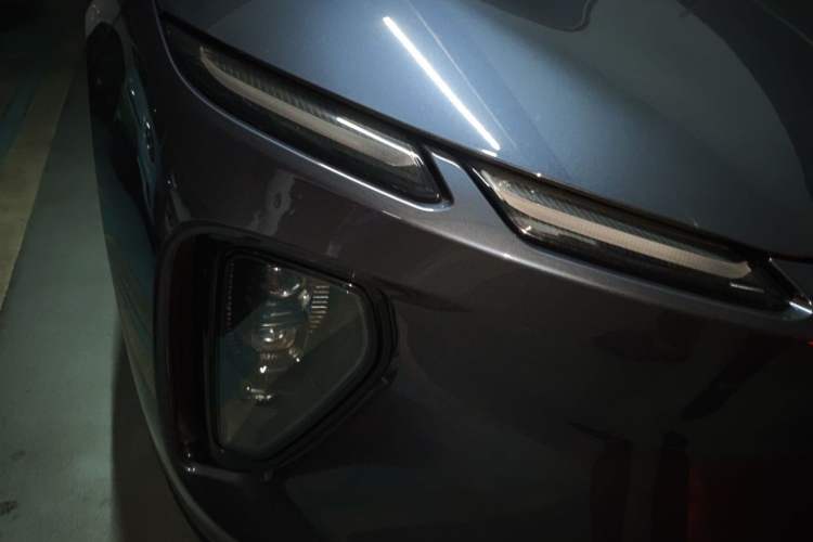 Used Nio EC6 2023 75 kWh Right Front Headlight