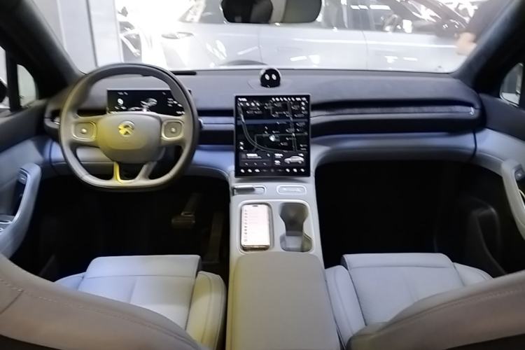 Used Nio EC6 2023 75 kWh Center Console