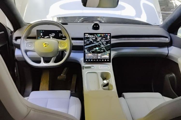 Used Nio EC6 2023 75 kWh Center Console