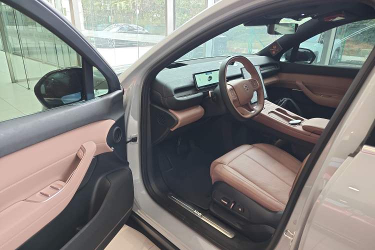 Used Nio EC6 2023 75 kWh Driver Seat