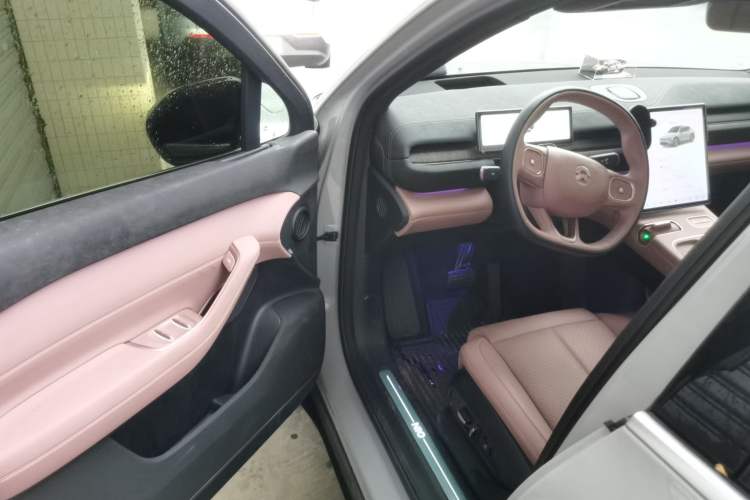 Used Nio EC6 2023 75 kWh Driver Seat