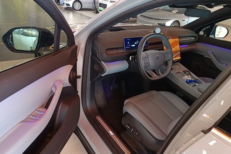 Used Nio EC6 2023 75 kWh Driver Seat