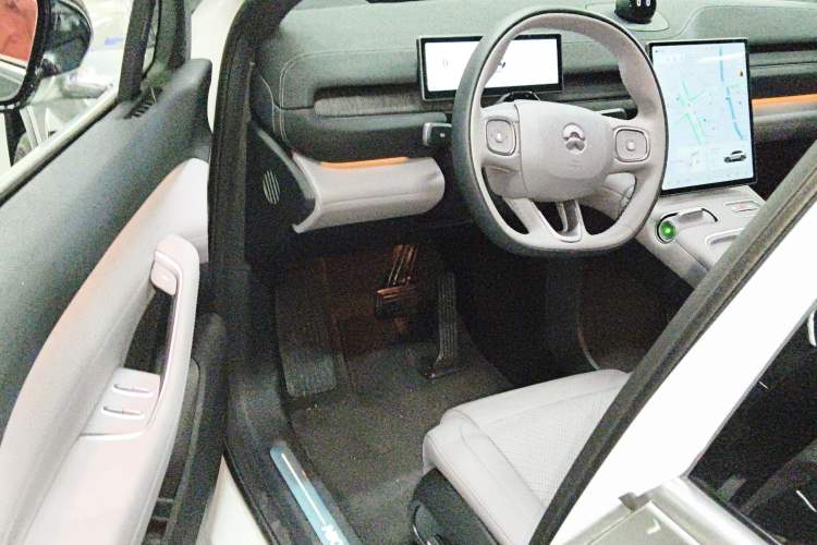 Used Nio EC6 2023 75 kWh Driver Seat