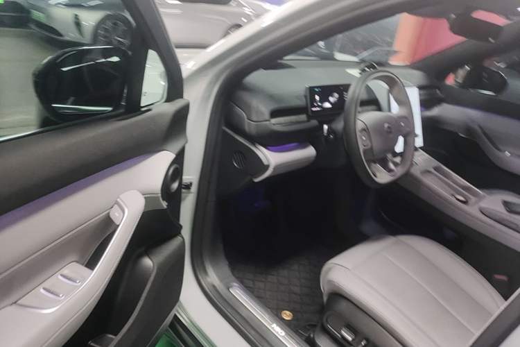 Used Nio EC6 2023 75 kWh Driver Seat