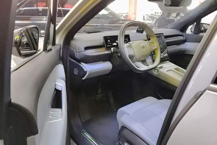 Used Nio EC6 2023 75 kWh Driver Seat