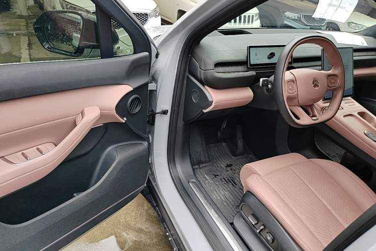 Used Nio EC6 2023 75 kWh Driver Seat