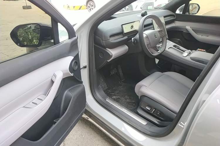 Used Nio EC6 2023 75 kWh Driver Seat