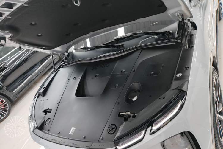Used Nio EC6 2023 75 kWh Engine Bay
