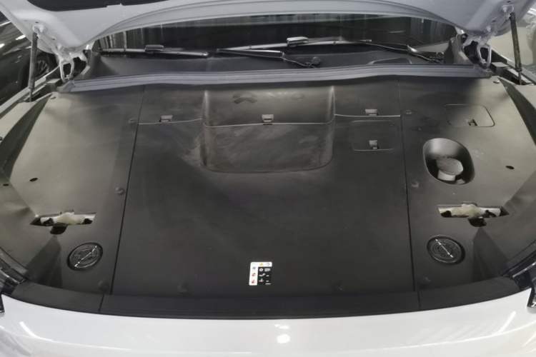 Used Nio EC6 2023 75 kWh Engine Bay