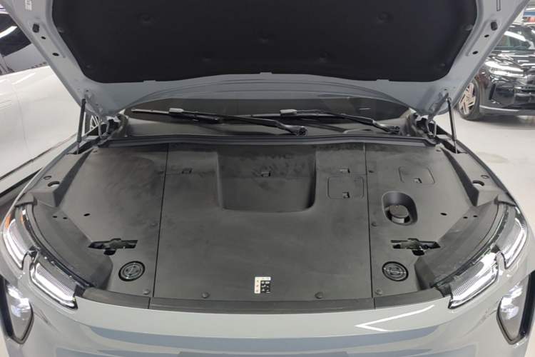 Used Nio EC6 2023 75 kWh Engine Bay