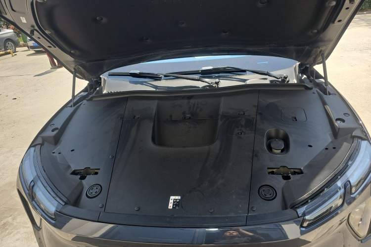 Used Nio EC6 2023 75 kWh Engine Bay