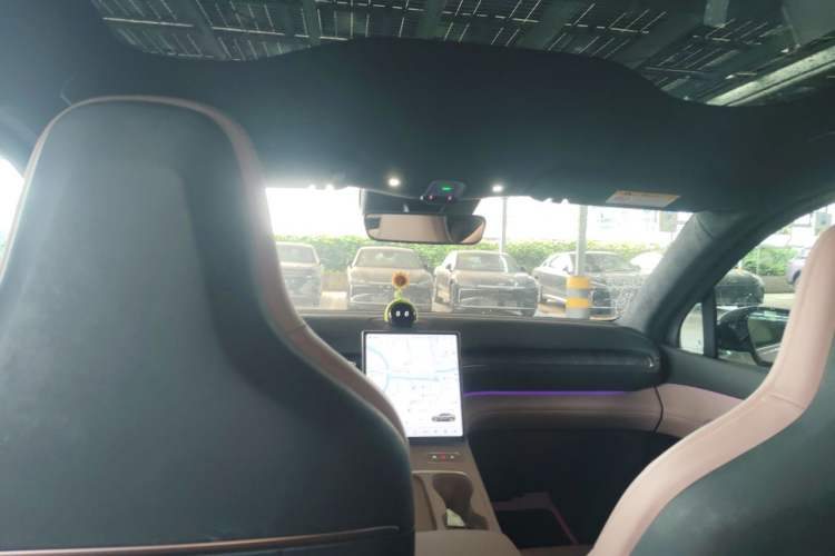 Used Nio EC6 2023 75 kWh Headliner