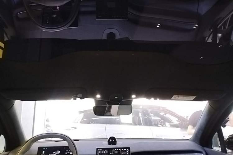 Used Nio EC6 2023 75 kWh Headliner