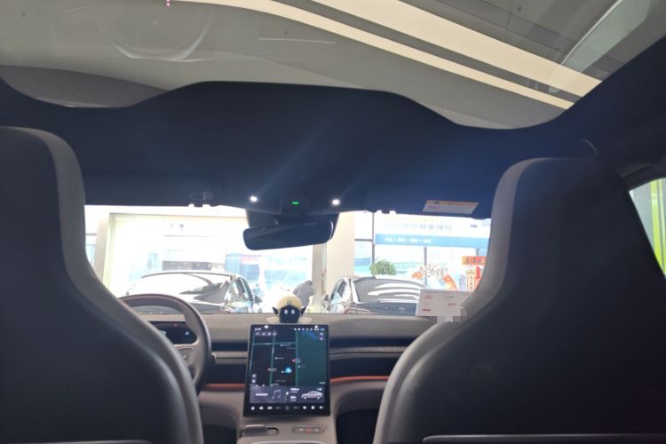 Used Nio EC6 2023 75 kWh Headliner