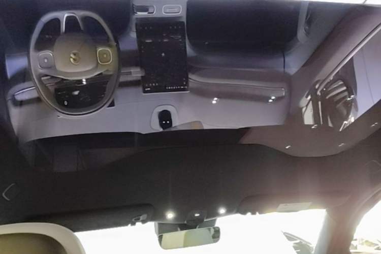 Used Nio EC6 2023 75 kWh Headliner