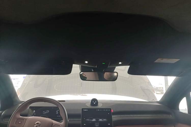 Used Nio EC6 2023 75 kWh Headliner